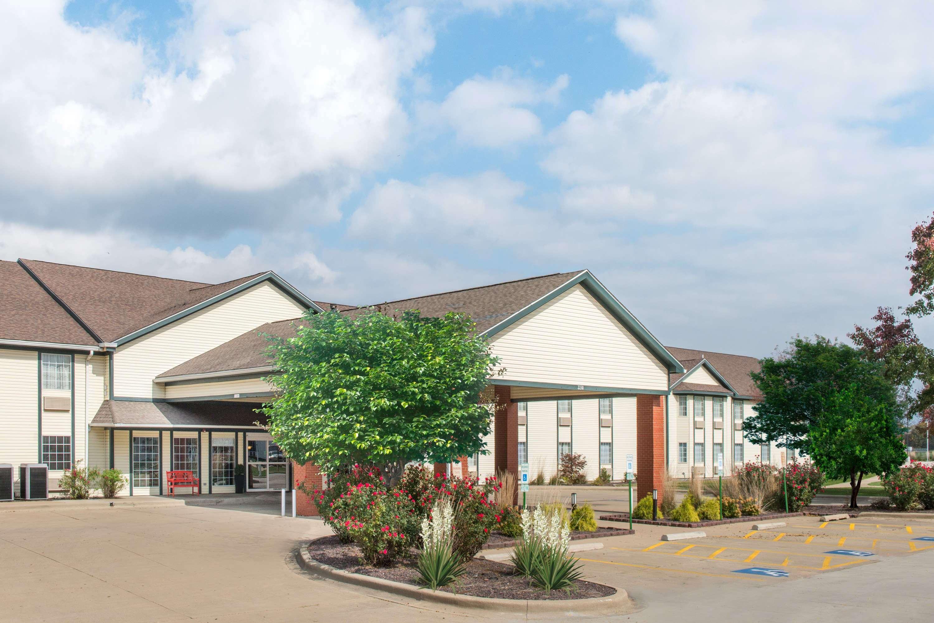 Hotel Ramada By Wyndham Springfield North Zewnętrze zdjęcie