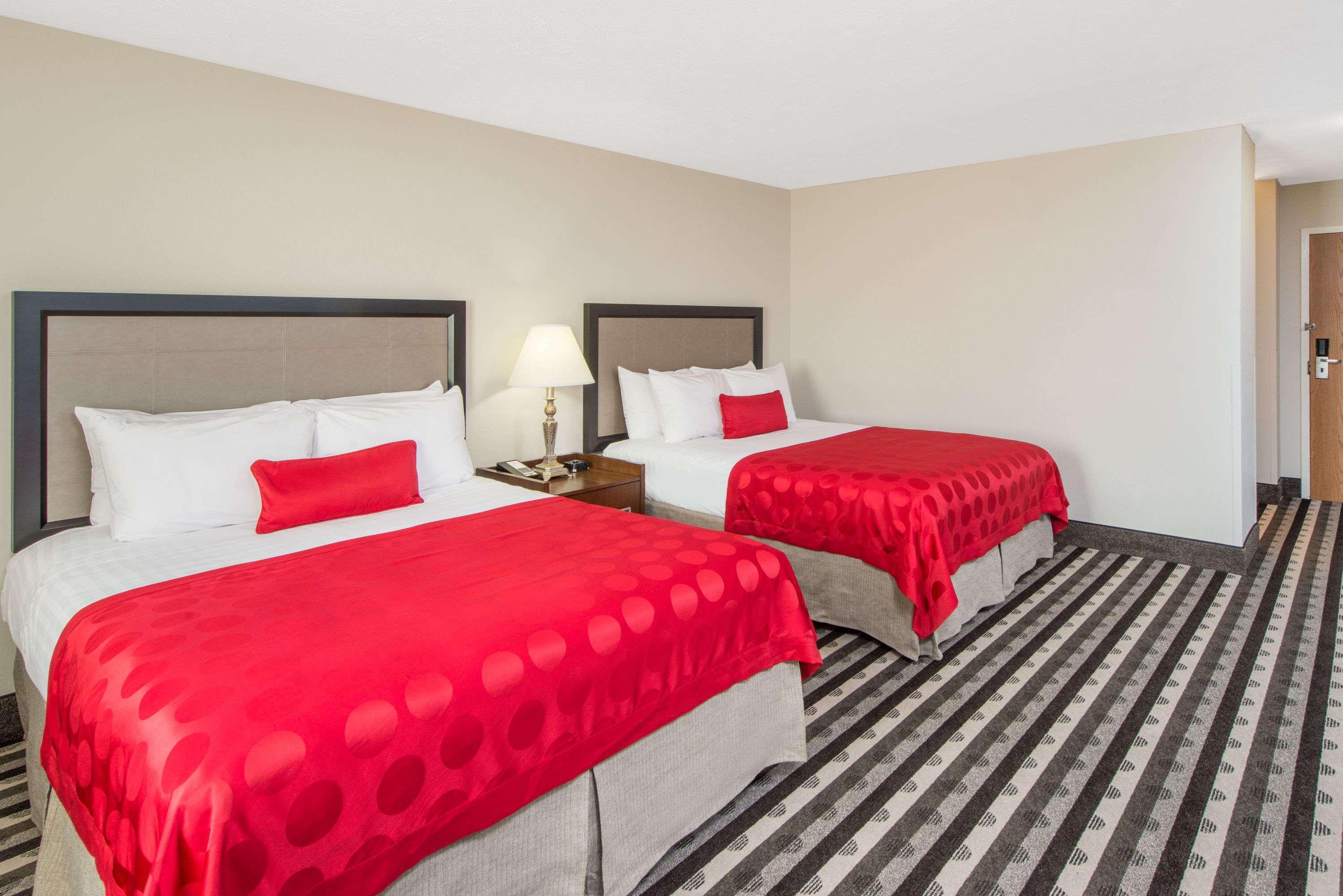 Hotel Ramada By Wyndham Springfield North Zewnętrze zdjęcie